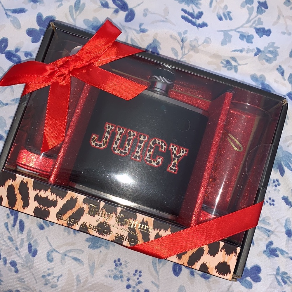 NIB Juicy Couture Flask & 2 Shot Glasses Set